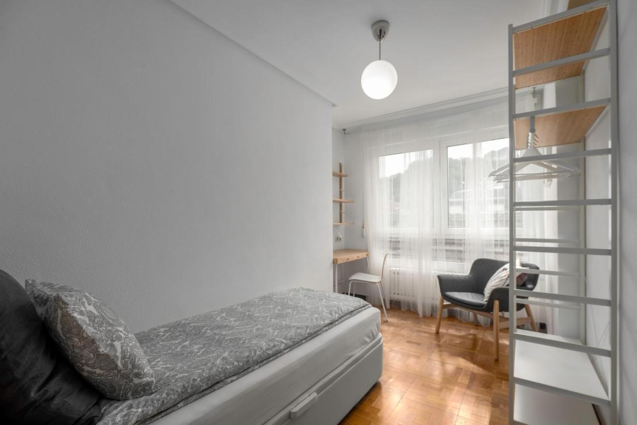 Apartamento Muy Comodo Con Parking San Sebastian Bagian luar foto
